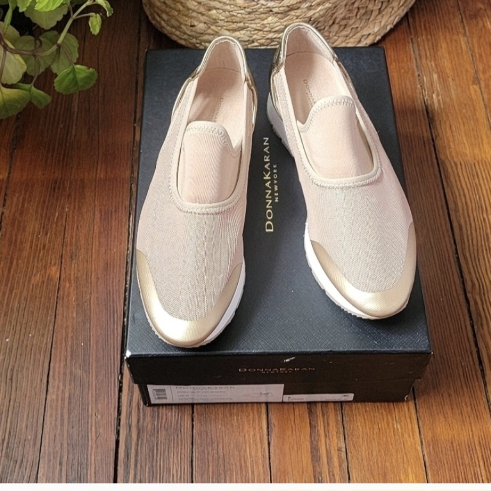 shoe s - Picture 3 of 6
